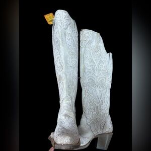 Elegant White Embroidered Heeled Boots western cowboy boots over the knee